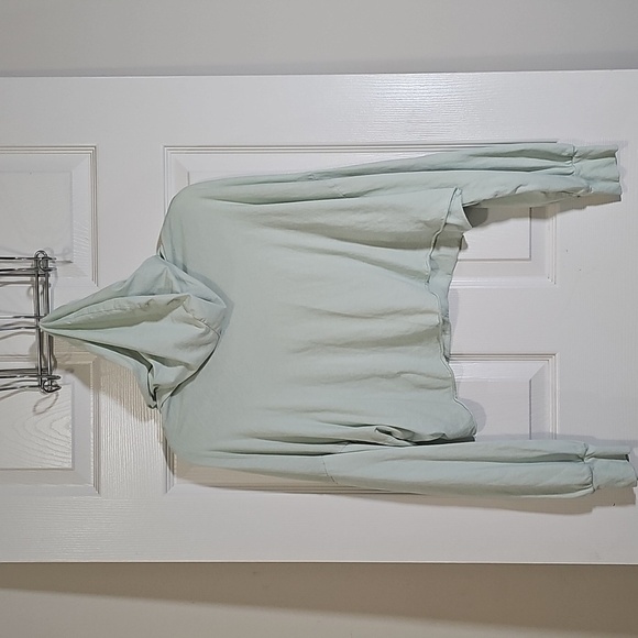 Urban Outfitter Mint Green Long Sleeve T-shirt Hoodie Cropped Oversize Size S - Picture 2 of 7